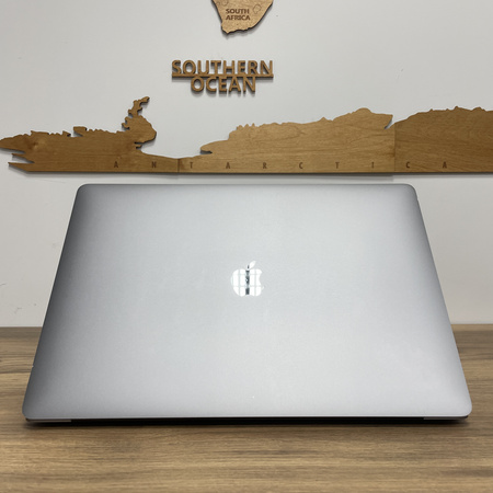 Apple MacBook Pro 16 A2141/ 2019/ i7-9750H/ 16GB RAM/ 512GB SSD/ Radeon Pro 5300M 4GB/ 3072x1920/ Space Gray/ Klasa B/ wada matrycy