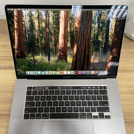 Apple MacBook Pro 16 A2141/ 2019/ i7-9750H/ 16GB RAM/ 512GB SSD/ Radeon Pro 5300M 4GB/ 3072x1920/ Silver/ Klasa A-