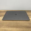 Apple MacBook Pro 15 A1990/ 2018/ i7-8850H/ 16GB RAM/ 512GB SSD/ Radeon Pro 560X 4GB/ Space Gray/ Klasa A-