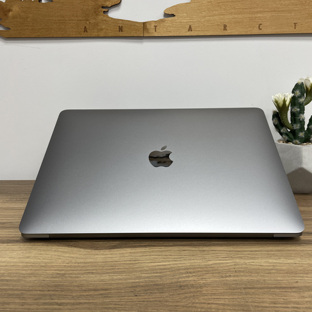 Apple MacBook Air 13 A2337/ 2020/ M1/ 8GB RAM/ 256GB SSD/ Space Gray/ Bateria 100%/ Klasa A-