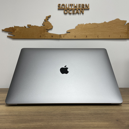 Apple MacBook Pro 15 A1990/ 2018/ i7-8850H/ 16GB RAM/ 512GB SSD/ Radeon Pro 560X 4GB/ Space Gray/ QWERTY UK/ Klasa A