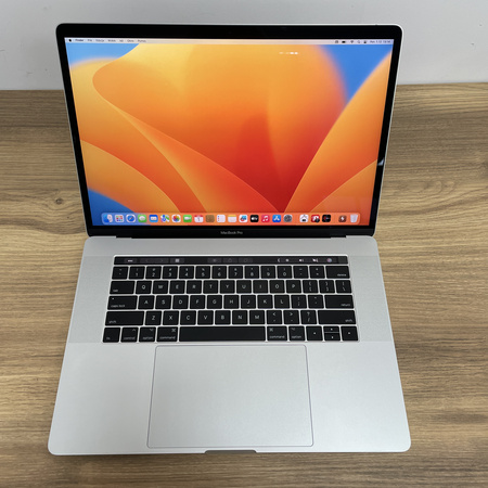 Apple MacBook Pro 15 A1707/ 2017/ i7-7820HQ/ 16GB RAM/ 512GB SSD/ Silver/ Radeon Pro 560 4GB/ Klasa A