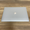 Apple MacBook Pro 15 A1990/ 2018/ i7-8850H/ Radeon Pro 560X 4GB/ 16GB RAM/ 512GB SSD/ Silver/ Klasa A-