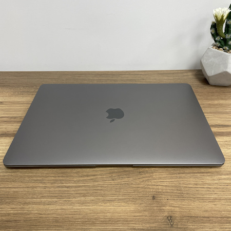 Apple MacBook Air 13 A2337/ 2020/ M1/ 8GB RAM/ 256GB SSD/ Space Gray/ Bateria 100%/ Klasa A-