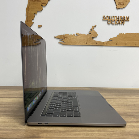 Apple MacBook Pro 13 A1989/ 2018/ i5-8259U/ 16GB RAM/ 256GB SSD/ Space Gray/ Klasa A-