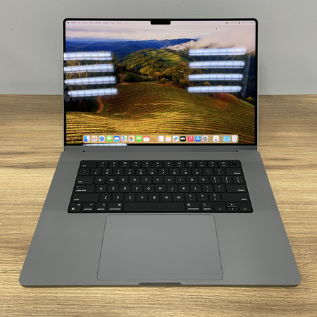 Laptop Poleasingowy Apple MacBook Pro 16 A2485 2021r M1 Pro/ 16GB RAM/ 512GB SSD/ Space Gray/ Bateria 100%/ Klasa A