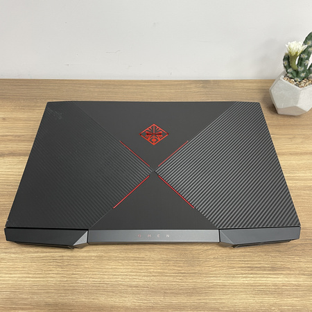 Gamingowy HP Omen 17/ i7-8750H/ NVIDIA GTX 1070 8GB/ 16GB RAM/ 512GB SSD + 1TB HDD/ FHD/ 120Hz/ Bateria 100%/ Klasa B