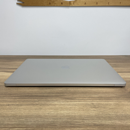 Apple MacBook Pro 15 A1707/ 2017/ i7-7700HQ/ 16GB RAM/ 512GB SSD/ Silver/ Radeon Pro 555 2GB/ Klasa A-