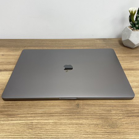 Apple MacBook Pro 16 A2141/ 2019/ i7-9750H/ 16GB RAM/ 512GB SSD/ Radeon Pro 5300M 4GB/ 3072x1920/ Space Gray/ Klasa A-