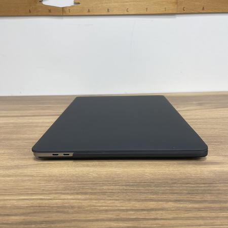 Apple MacBook Pro 15 A1990/ 2018/  i7-8850H/ 32GB RAM/ 1TB SSD/ Radeon Pro 560X 4GB/ Space Gray/ Klasa B