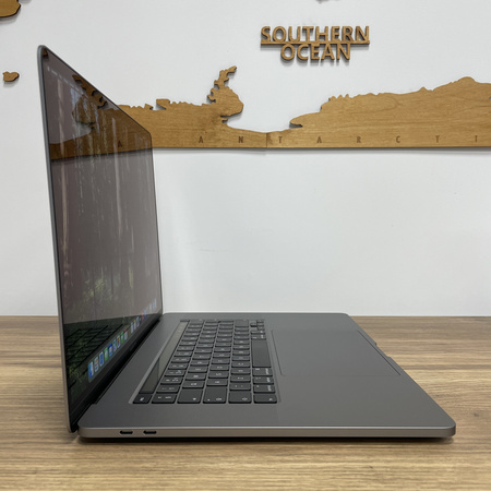 Apple MacBook Pro 16 A2141/ 2019/ i9-9980HK/ 32GB RAM/ 512GB SSD/ Radeon Pro 5300M 4GB/ 3072x1920/ Space Gray/ Klasa A
