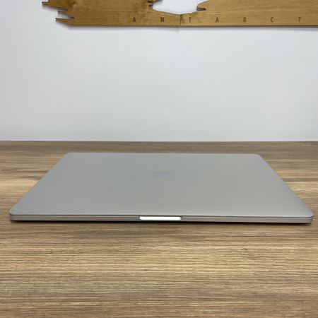 Apple MacBook Pro 15 A1707/ 2017/  i7-7820HQ/ 16GB RAM/ 512GB SSD/ Silver/ Radeon Pro 560 4GB/ Klasa A-