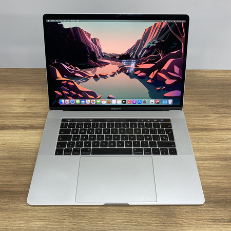 Laptop Poleasingowy Apple MacBook Pro 15 A1707/ 2017/ i7/ 16GB RAM/ 1TB SSD/ Silver/ Klasa A-