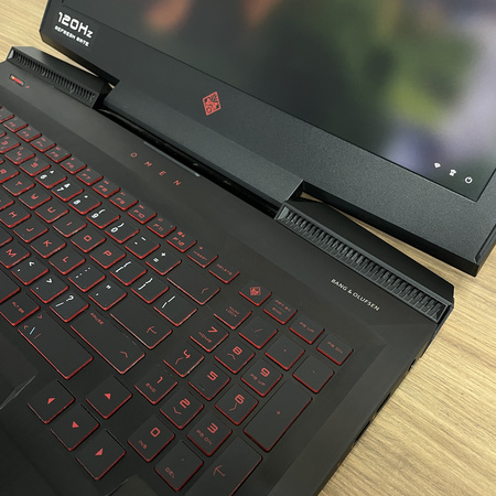 Gamingowy HP Omen 17/ i7-8750H/ NVIDIA GTX 1070 8GB/ 16GB RAM/ 512GB SSD + 1TB HDD/ FHD/ 120Hz/ Bateria 100%/ Klasa B
