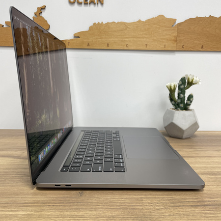 Apple MacBook Pro 16 A2141/ 2019/ i7-9750H/ 16GB RAM/ 512GB SSD/ Radeon Pro 5300M 4GB/ 3072x1920/ Silver/ Klasa A-