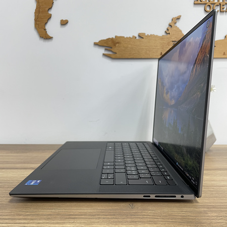 Dell Precision 5570/ 15.6"/ i7-12700H/ RTX A1000 4GB/ 32GB RAM/ 512GB SSD/ FHD+/ Klasa A-