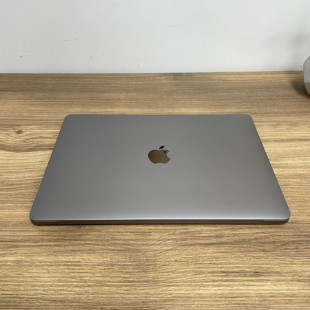 Apple MacBook Pro 13 A2159/ 2019/ i5-8257U/ 8GB RAM/ 128GB SSD/ Space Gray/ Klasa A-