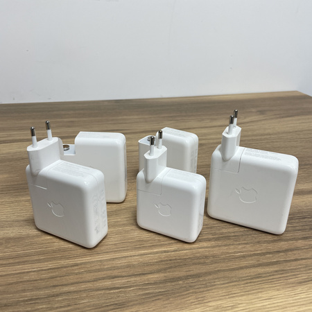 Używany Oryginalny APPLE Zasilacz 61W/ USB-C/ TYPE-C/ do MacBook Pro/Air 13