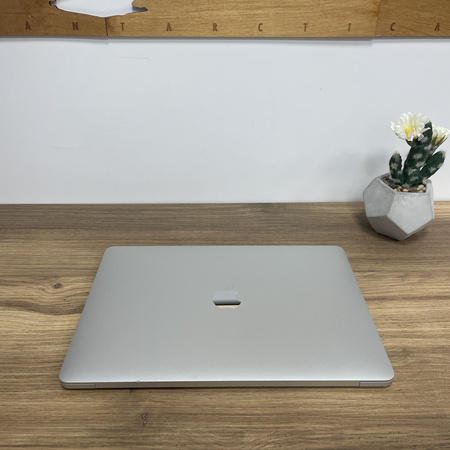 Apple MacBook Pro 13 A1706/ 2017/ i7-7567U/ 16GB RAM/ 256GB SSD/ Silver/ QWERTY UK/ Klasa A-