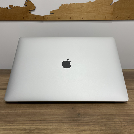 Apple MacBook Pro 16 A2141/ 2019/ i7-9750H/ 16GB RAM/ 512GB SSD/ Radeon Pro 5300M 4GB/ 3072x1920/ Silver/ Klasa A