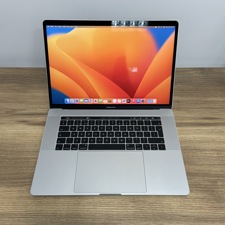 Apple MacBook Pro 15 A1707/ 2017/ i7-7700HQ/ 16GB RAM/ 256GB SSD/ Silver/ Radeon Pro 555 2GB/ Klasa A-