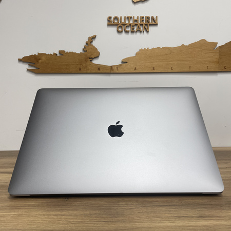 Apple MacBook Pro 15 A1707/ 2017/  i7-7820HQ/ 16GB RAM/ 512GB SSD/ Space Gray/ Radeon Pro 560 4GB/ Klasa A-