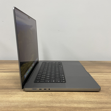 Laptop Poleasingowy Apple MacBook Pro 16 A2485 2021r M1 Pro/ 16GB RAM/ 512GB SSD/ Space Gray/ Bateria 100%/ Klasa A