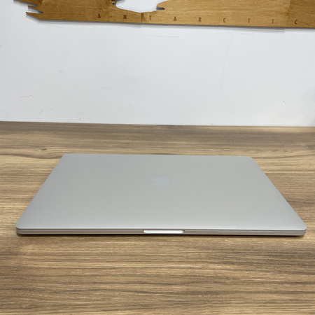 Apple MacBook Pro 15 A1707/ 2017/ i7-7820HQ/ 16GB RAM/ 512GB SSD/ Silver/ Radeon Pro 560 4GB/ Klasa A