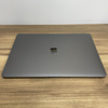 Apple MacBook Pro 15 A1990/ 2018/  i7-8850H/ 16GB RAM/ 512GB SSD/ Radeon Pro 560X 4GB/ 2880x1800/ Space Gray/ Klasa A