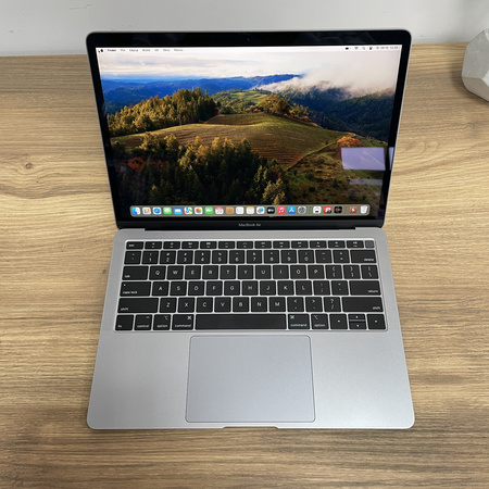 Apple MacBook Air 13 A1932/ 2019/  i7-8750H/ 8GB RAM/ 128GB SSD/ Space Gray/ Klasa A-