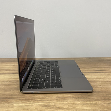 Apple MacBook Pro 13 A1989/ 2019/ i5-8279U/ 8GB RAM/ 256GB SSD/ Space Gray/ Klasa A-